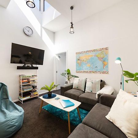 Central, Modern Loft Style Home - 2 Min Walk From Town Куийнстаун Екстериор снимка